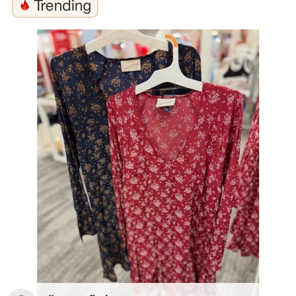 Bell Long Sleeve Godet Mini A-Line Dress - Universal Thread™ Burgundy
Floral - Picture 7 of 9